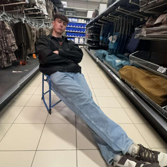Meet your Posher, Josh - Picture 1 of 1